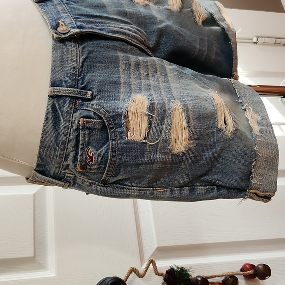 New Hollister Jean shorts - Picture 2 of 6